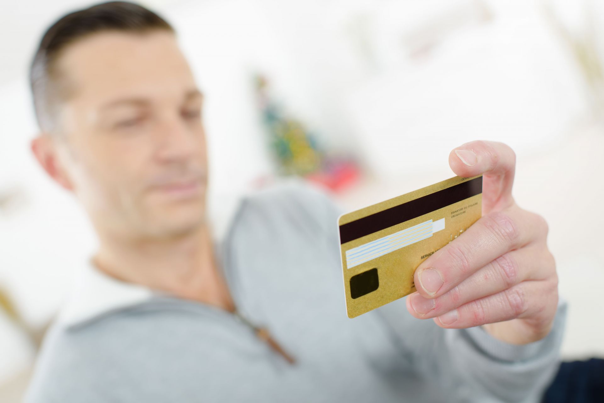 新型態金流方式『刷卡換現金』，其方便性與風險兼具的工具